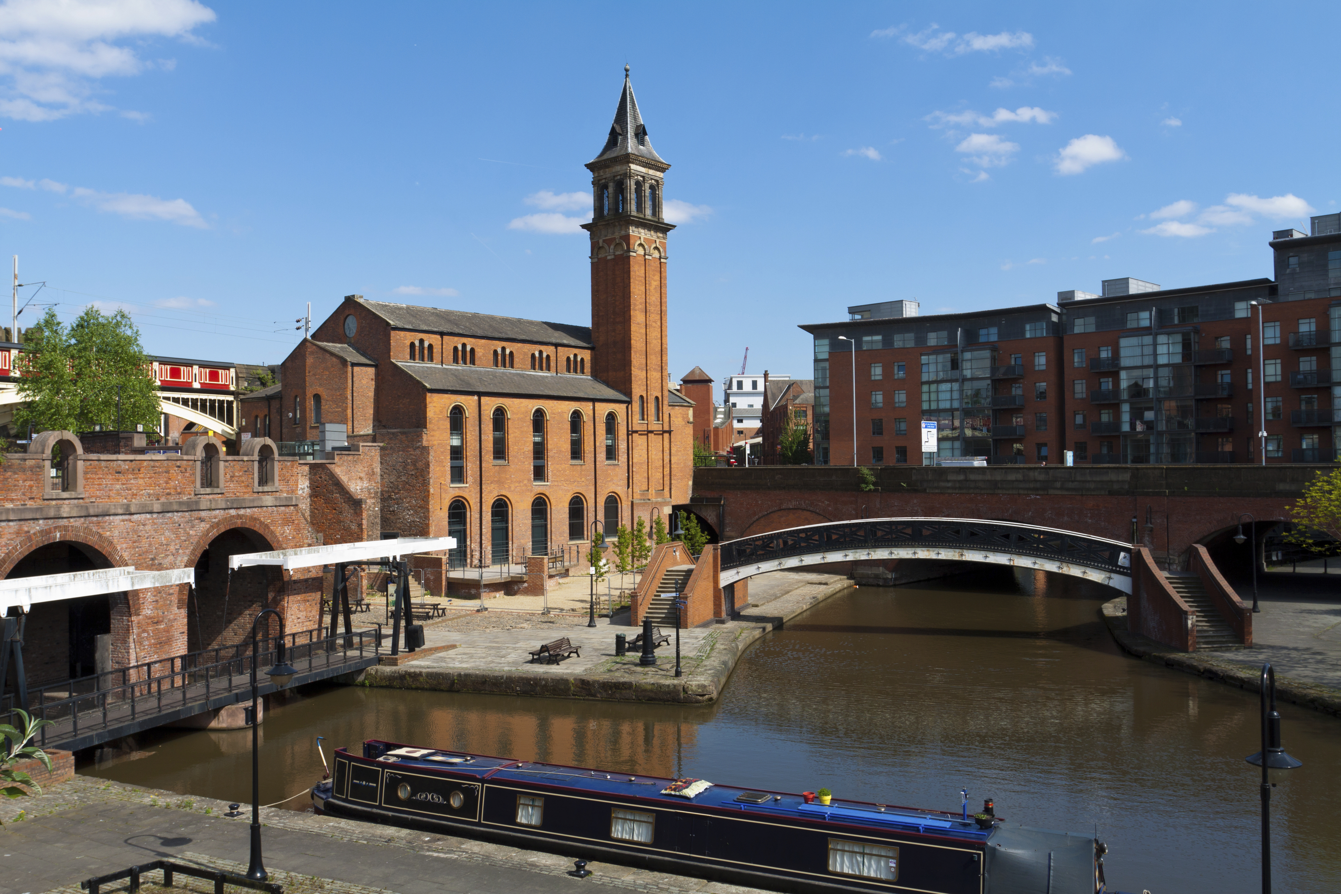 what-to-see-in-manchester-england-jintravel.com