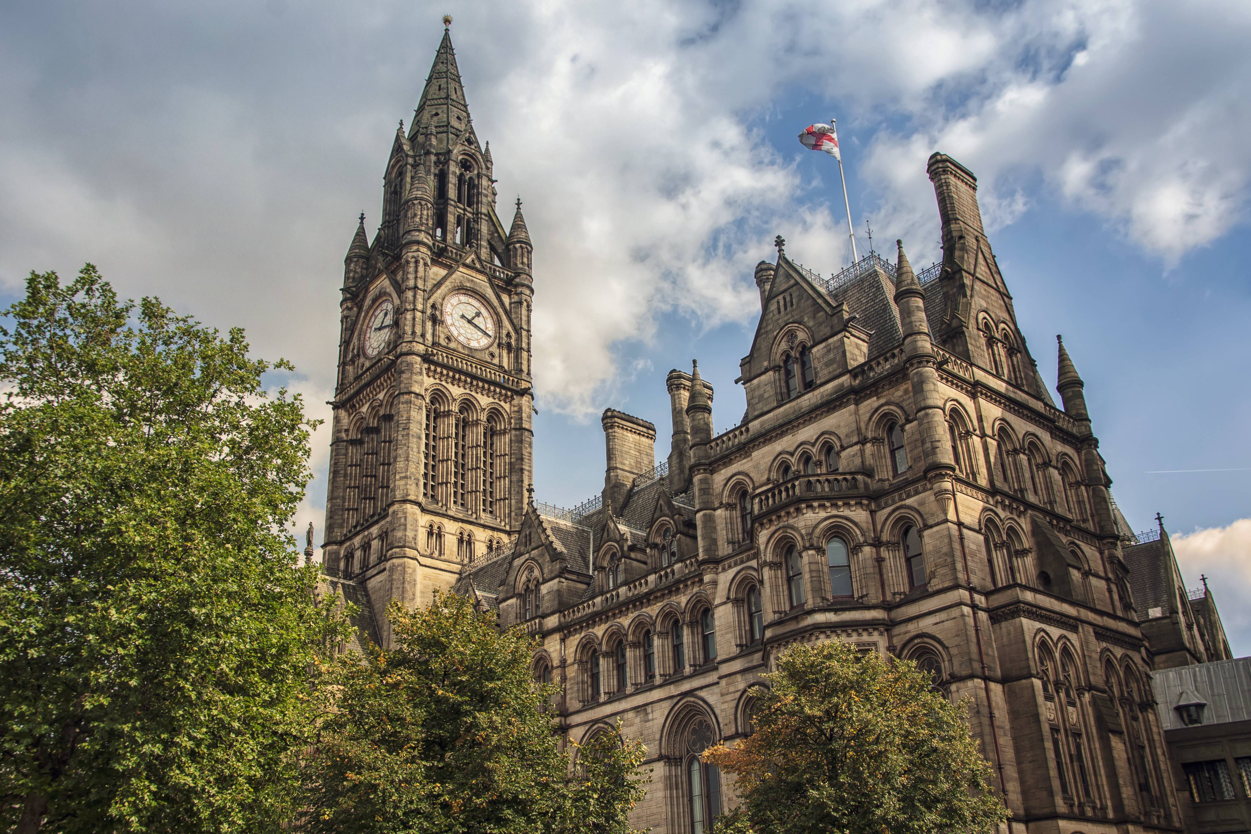 what-to-see-in-manchester-england-jintravel.com