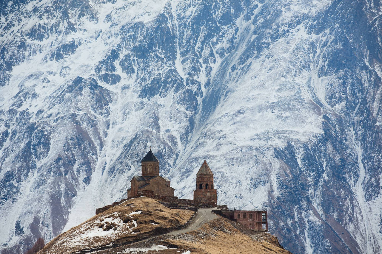 kazbegi-georgia-Caucasus-jintrvael.com