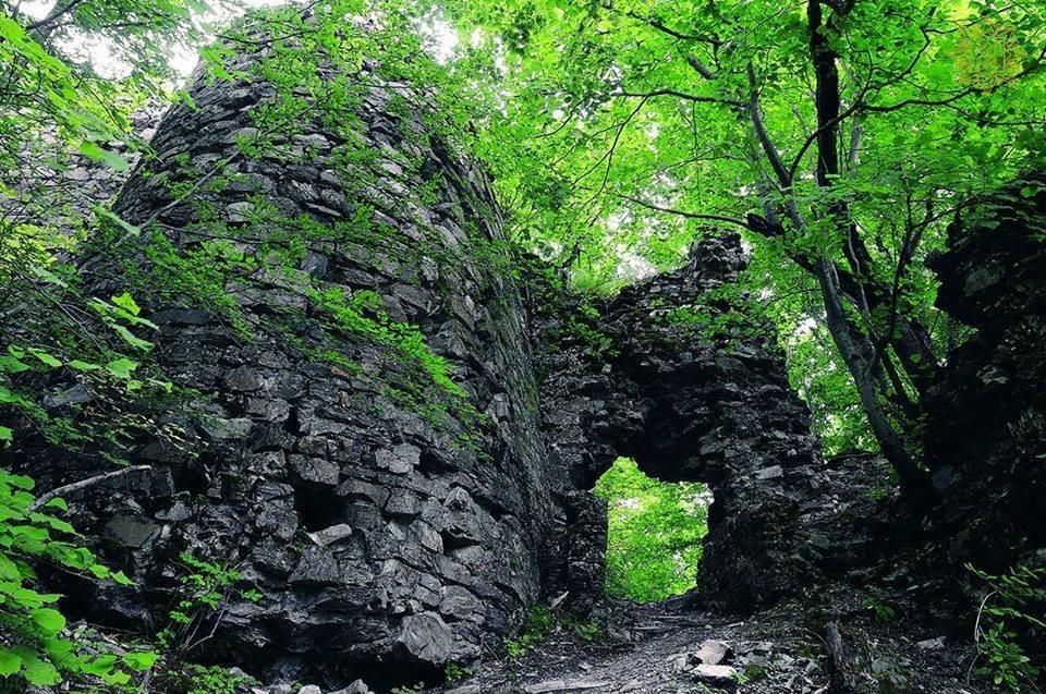 11-sheki-gelersen-gorersen-qalasi-azerbaijan-tur-turlar-jintravel.com