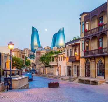 Old &amp; Modern Baku Tour