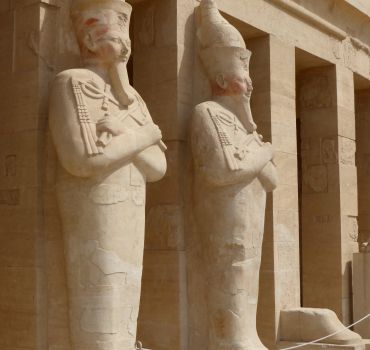 Hurghada to Luxor Full Day Private Tour - Temples and Tombs