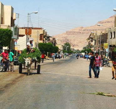 Luxor: City Tour by Horse Carriage from the East Bank