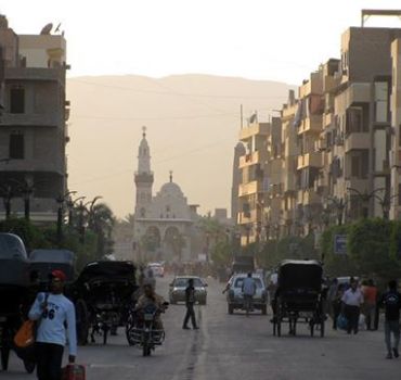 Luxor: City Tour by Horse Carriage from the East Bank