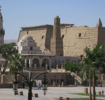 Luxor City Tour with horse-drawn carriage