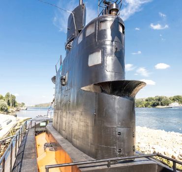 Private Tour in Museum of Glass and Museum Submarine Glory near Varna