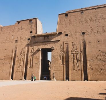 9-Hour Tour of Edfu Temple and Kom Ombo Temple from Luxor