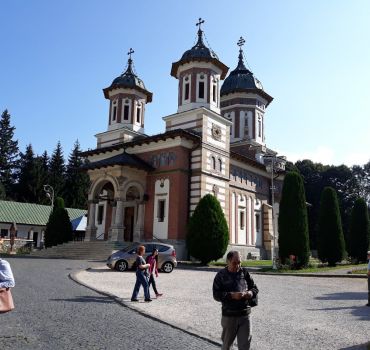 Day Trip in Transylvania: Bran -Draculas Castle and Peles Castle