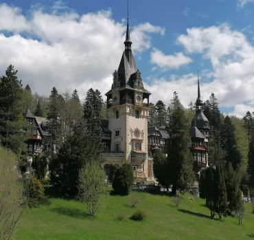 Day Trip in Transylvania: Bran -Draculas Castle and Peles Castle