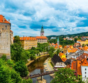 TOUR OF ČESKY KRUMLOV WITH LUNCH IN MEDIEVAL TAVERN