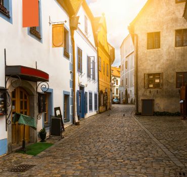 TOUR OF ČESKY KRUMLOV WITH LUNCH IN MEDIEVAL TAVERN