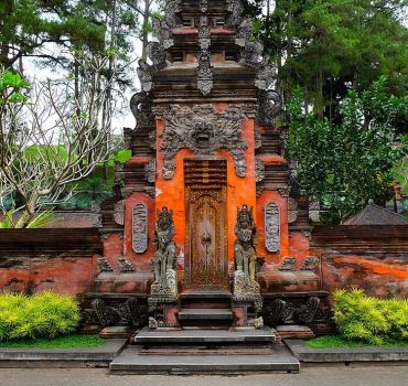 Private Full-Day tour: Bali waterfall, vulcano and Temples