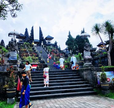 Bali waterfall and temple tour