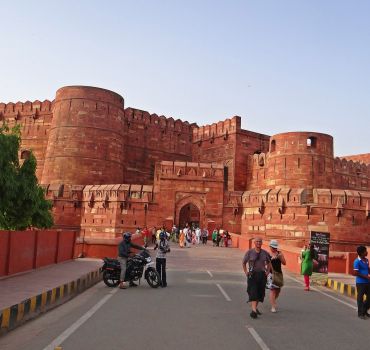 Authentic Cooking Class and Taj Mahal Tour from Delhi