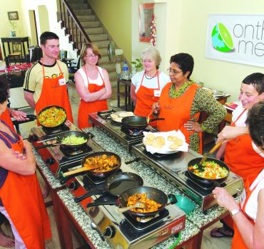Authentic Cooking Class and Taj Mahal Tour from Delhi