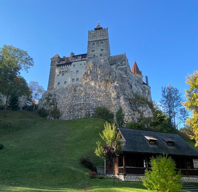 PRIVATE TOUR TO PELES ROYAL PALACE & BRAN DRACULA S CASTLE
