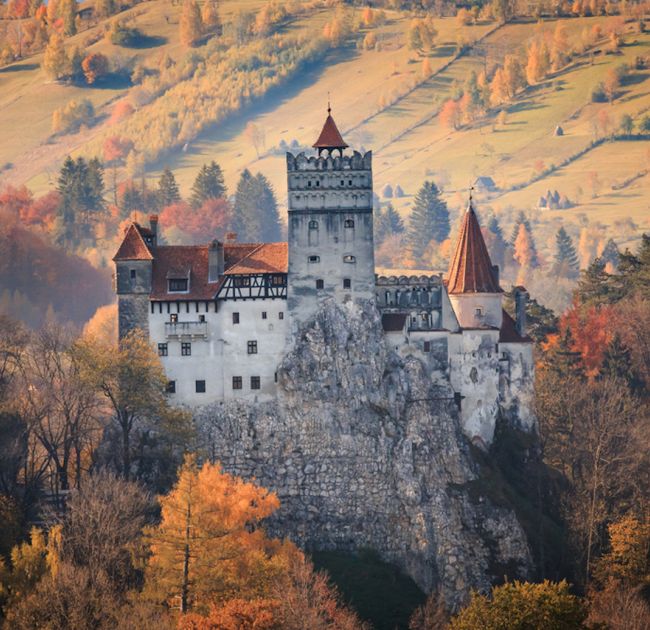 Draculas Castle, Peleș &amp;amp; Brașov Small-Group Tour